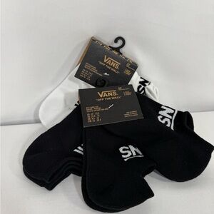 Vans Classic Boy’s Black and White Casual Socks